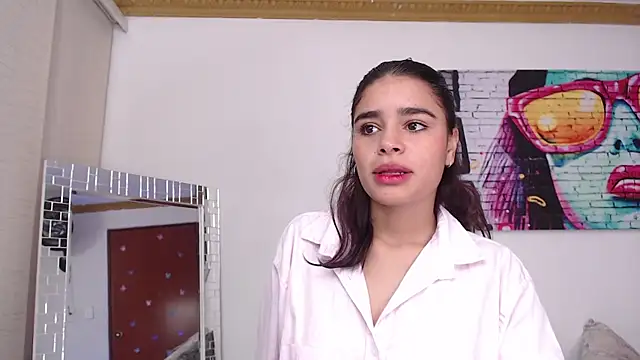Snapshot of lissbrown chatting on 02/07/25, 12:50 lissbrown online show from 02/07/25, 12:50