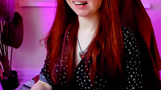 CarolGiggly online show from 12/18/25, 12:05