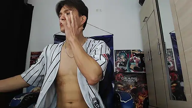 Snapshot of sr_jaeger chatting on 10/28/25, 03:22 sr jaeger online show from 10/28/25, 03:22