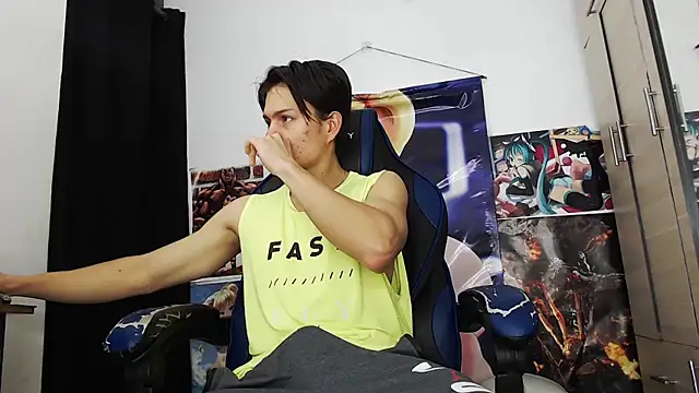 Snapshot of sr_jaeger chatting on 12/18/25, 01:37 sr jaeger online show from 12/18/25, 01:37