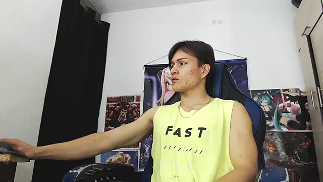 Snapshot of sr_jaeger chatting on 11/13/25, 01:04 sr jaeger online show from 11/13/25, 01:04