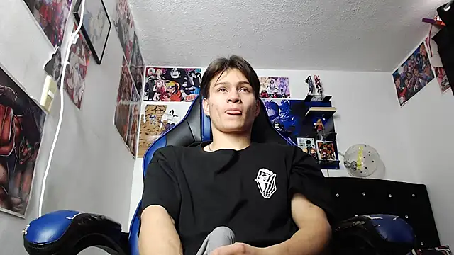 Snapshot of sr_jaeger chatting on 10/15/25, 01:08 sr jaeger online show from 10/15/25, 01:08