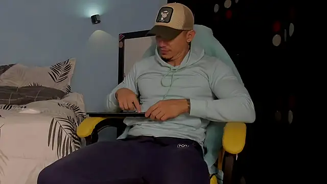 Alex motta online show from 11/17/25, 04:38