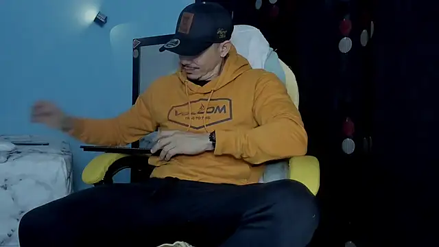 Alex motta online show from 10/28/25, 04:02