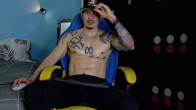Snapshot of Alex_motta chatting on 06/11/26, 03:36 Alex motta online show from 06/11/26, 03:36