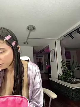 Snapshot of Praga_Pink chatting on 12/14/25, 02:40 Praga Pink online show from 12/14/25, 02:40