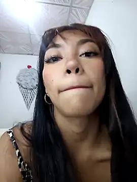 lianisrose online show from 11/23/25, 01:37