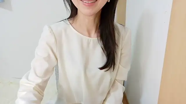 Snapshot of Hana-tan chatting on 09/29/25, 10:37 Hana-tan online show from 09/29/25, 10:37