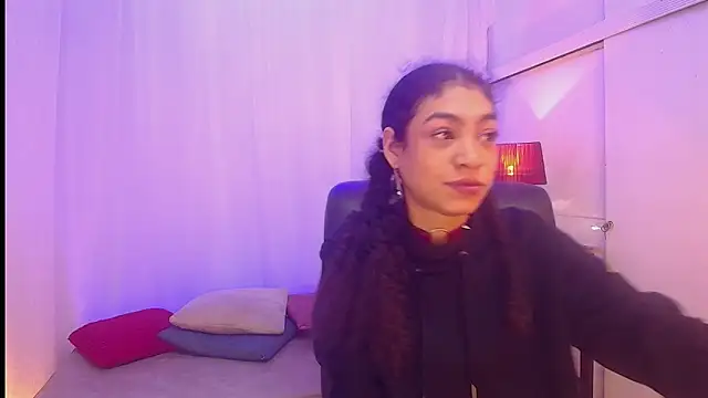 Snapshot of Aurora_ath chatting on 12/22/25, 03:28 Aurora ath online show from 12/22/25, 03:28