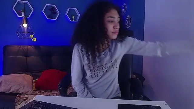 Snapshot of Aurora_ath chatting on 02/01/26, 12:09 Aurora ath online show from 02/01/26, 12:09