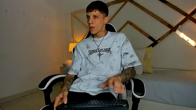 Adam hard  online show from 09/16/25, 07:15