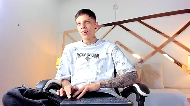 Adam hard  online show from 09/26/25, 08:38