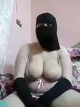 Snapshot of OYN-Dody chatting on 12/29/24, 08:26 OYN-Dody online show from 12/29/24, 08:26