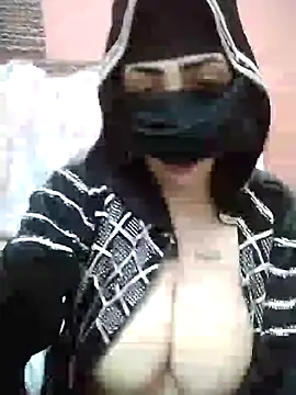 Snapshot of OYN-Dody chatting on 12/22/24, 08:49 OYN-Dody online show from 12/22/24, 08:49