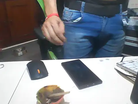 SOLESFETISHBR online show from 10/28/25, 11:47