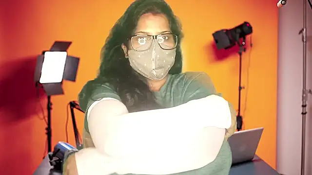 Snapshot of mamoni91 chatting on 11/01/25, 03:24 mamoni91 online show from 11/01/25, 03:24