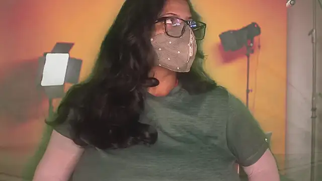 Snapshot of mamoni91 chatting on 10/27/25, 03:29 mamoni91 online show from 10/27/25, 03:29