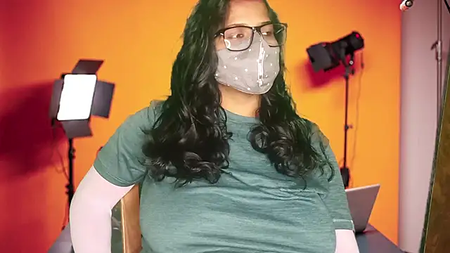 Snapshot of mamoni91 chatting on 09/28/25, 05:31 mamoni91 online show from 09/28/25, 05:31