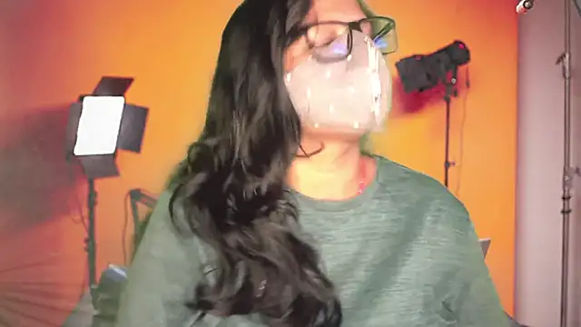 Snapshot of mamoni91 chatting on 10/13/25, 02:57 mamoni91 online show from 10/13/25, 02:57