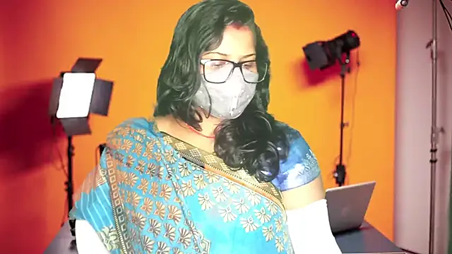 Snapshot of mamoni91 chatting on 09/16/25, 03:18 mamoni91 online show from 09/16/25, 03:18