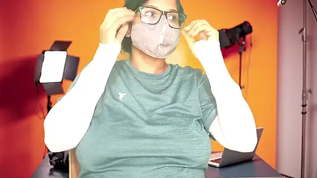 Snapshot of mamoni91 chatting on 09/12/25, 03:17 mamoni91 online show from 09/12/25, 03:17