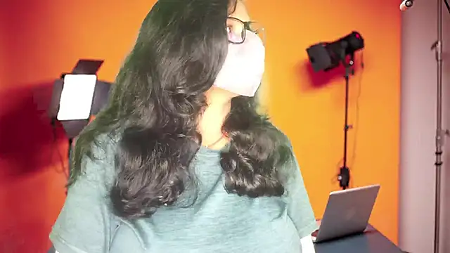 Snapshot of mamoni91 chatting on 10/06/25, 03:40 mamoni91 online show from 10/06/25, 03:40