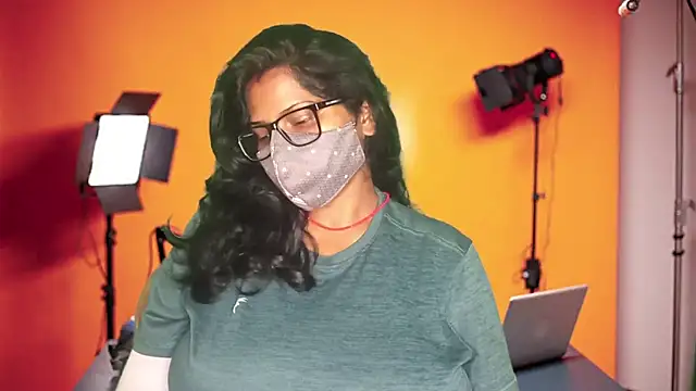 Snapshot of mamoni91 chatting on 09/24/25, 02:51 mamoni91 online show from 09/24/25, 02:51