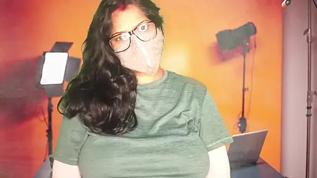 Snapshot of mamoni91 chatting on 10/10/25, 03:07 mamoni91 online show from 10/10/25, 03:07