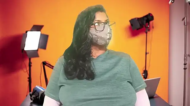 Snapshot of mamoni91 chatting on 10/24/25, 03:16 mamoni91 online show from 10/24/25, 03:16