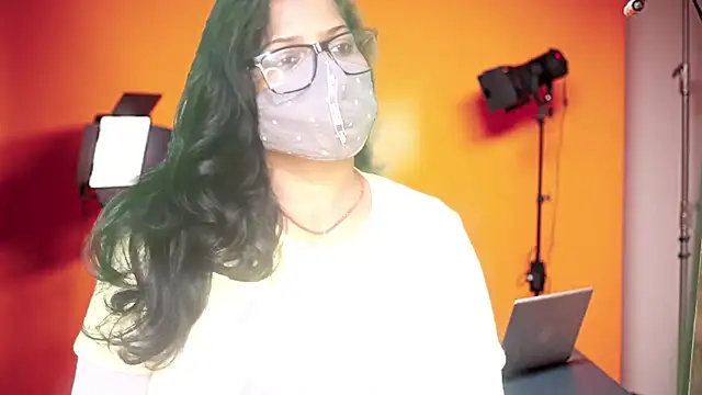 Snapshot of mamoni91 chatting on 10/01/25, 03:33 mamoni91 online show from 10/01/25, 03:33