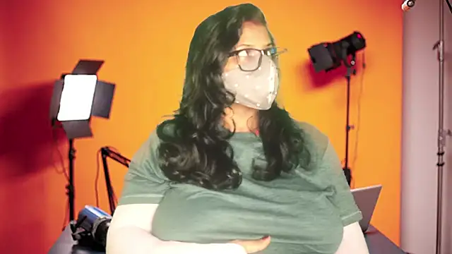 Snapshot of mamoni91 chatting on 10/30/25, 03:16 mamoni91 online show from 10/30/25, 03:16