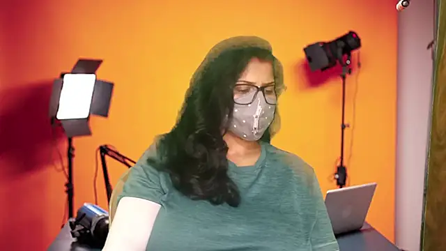 Snapshot of mamoni91 chatting on 10/04/25, 03:08 mamoni91 online show from 10/04/25, 03:08