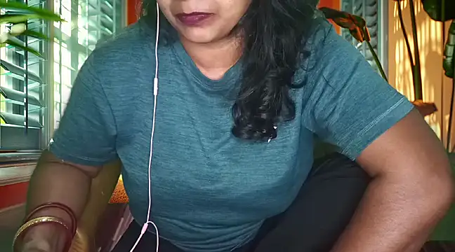 Snapshot of mamoni91 chatting on 03/21/25, 02:50 mamoni91 online show from 03/21/25, 02:50