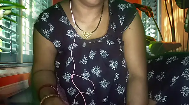 Snapshot of mamoni91 chatting on 03/20/25, 01:02 mamoni91 online show from 03/20/25, 01:02