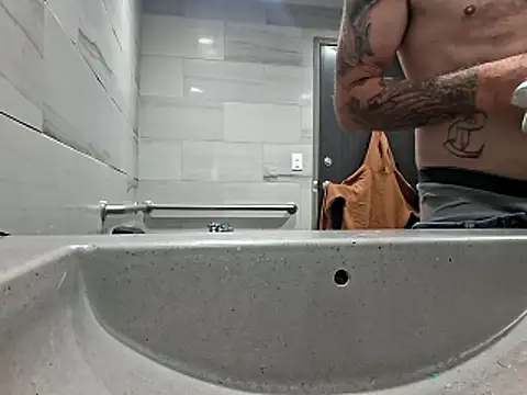 Cantufamily1979 online show from 10/30/25, 05:39