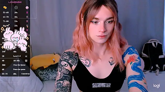 Snapshot of Alice_Hells chatting on 06/21/26, 06:19 Alice Hells online show from 06/21/26, 06:19