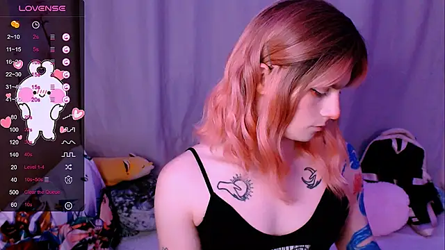 Alice Hells online show from 03/25/26, 05:34