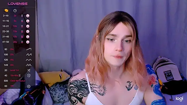 Alice Hells online show from 04/28/26, 04:11