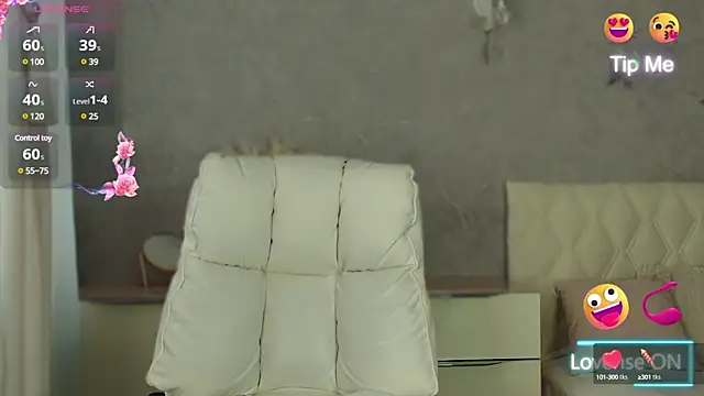 LianaCruz   online show from 02/14/25, 05:19