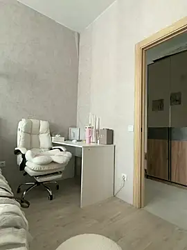 LianaCruz   online show from 04/14/26, 05:01