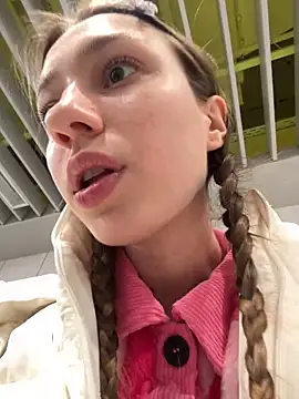 Snapshot of Lia__Love chatting on 01/30/25, 12:06 Lia Love online show from 01/30/25, 12:06