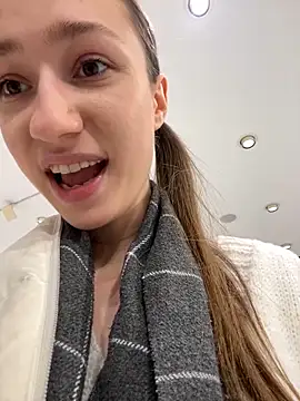 Snapshot of Lia__Love chatting on 02/17/25, 01:11 Lia Love online show from 02/17/25, 01:11