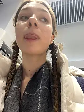 Snapshot of Lia__Love chatting on 01/06/25, 04:13 Lia Love online show from 01/06/25, 04:13