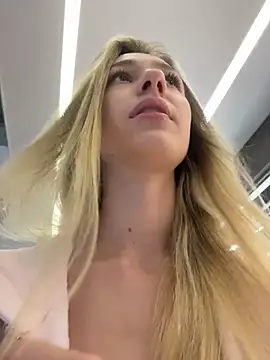 Lia  Love online show from 11/09/25, 02:10