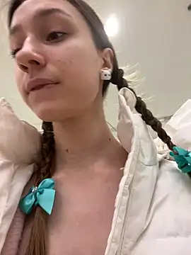 Snapshot of Lia__Love chatting on 01/27/25, 12:16 Lia Love online show from 01/27/25, 12:16