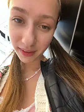 Snapshot of Lia__Love chatting on 03/11/25, 12:17 Lia Love online show from 03/11/25, 12:17