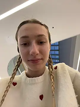 Lia  Love online show from 12/16/25, 01:04