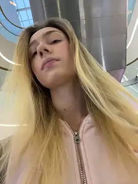 Lia  Love online show from 11/13/25, 12:09