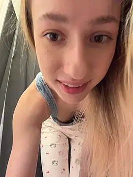 Lia  Love online show from 12/19/25, 01:13