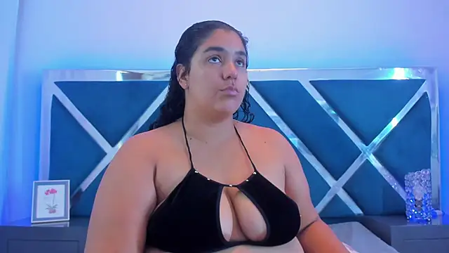 Tiffanymiller00 online show from 07/08/26, 03:02
